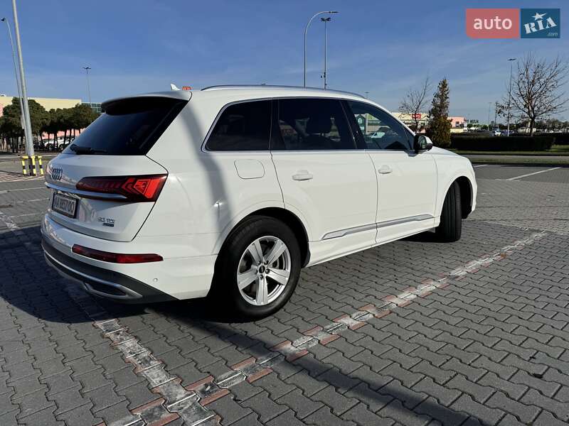 Внедорожник / Кроссовер Audi Q7 2021 в Киеве