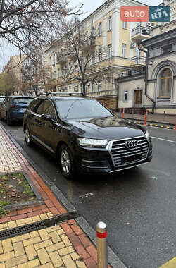 Внедорожник / Кроссовер Audi Q7 2017 в Киеве