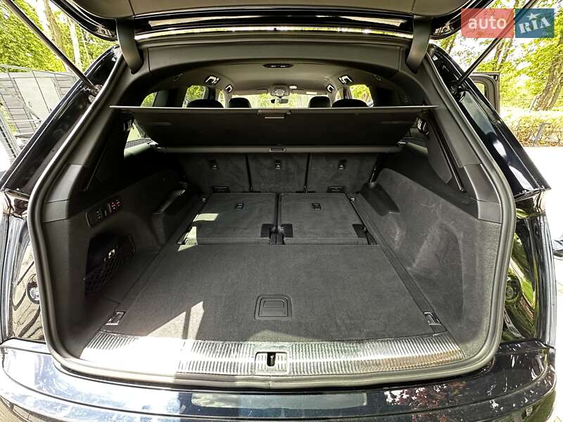 Позашляховик / Кросовер Audi Q7 2017 в Києві фото 26 Позашляховик / Кросовер Audi Q7 2017 в Києві