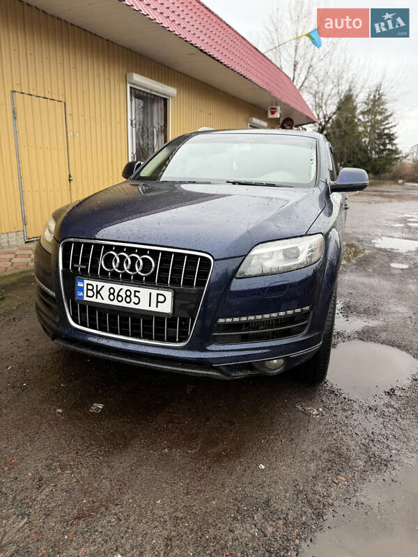 Позашляховик / Кросовер Audi Q7 2012 в Рівному