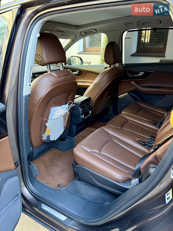 Внедорожник / Кроссовер Audi Q7 2016 в Киеве