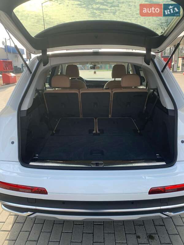Позашляховик / Кросовер Audi Q7 2021 в Житомирі