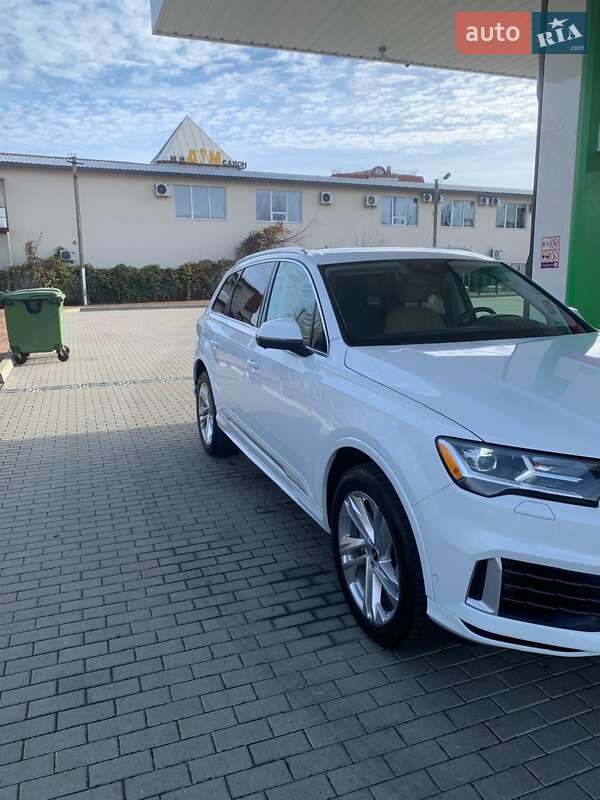Позашляховик / Кросовер Audi Q7 2021 в Житомирі