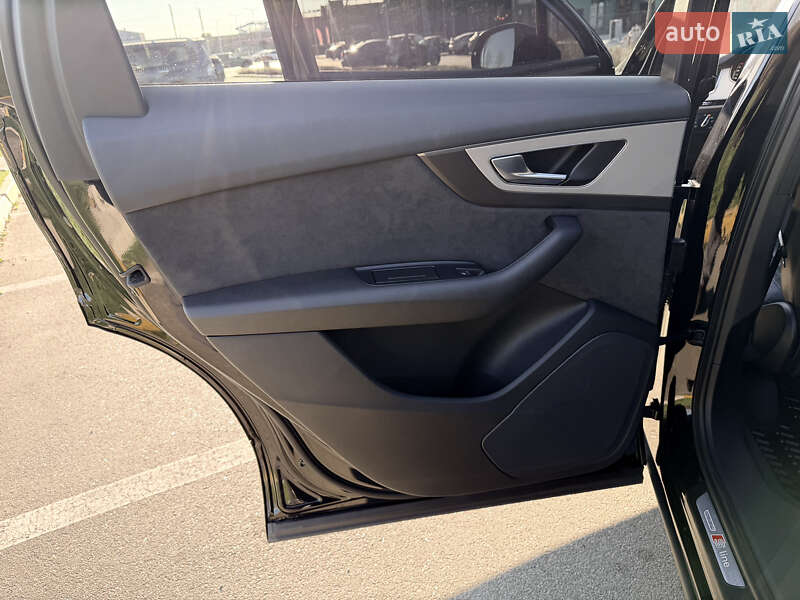 Позашляховик / Кросовер Audi Q7 2017 в Ірпені