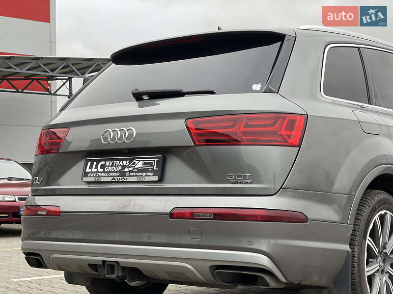 Позашляховик / Кросовер Audi Q7 2017 в Нововолинську