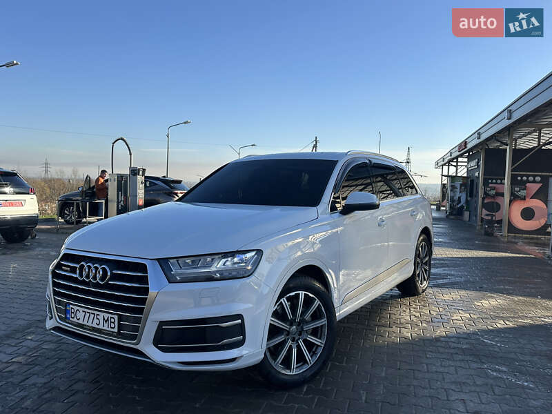 Позашляховик / Кросовер Audi Q7 2016 в Львові
