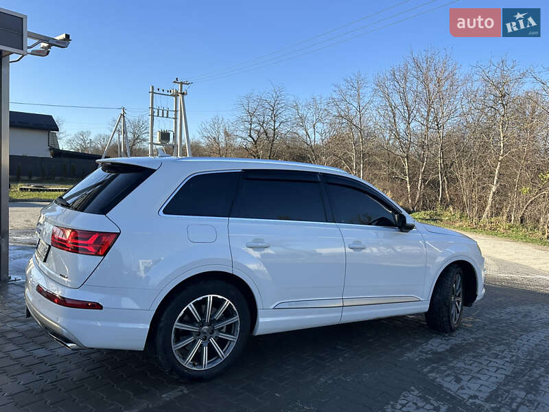 Позашляховик / Кросовер Audi Q7 2016 в Львові
