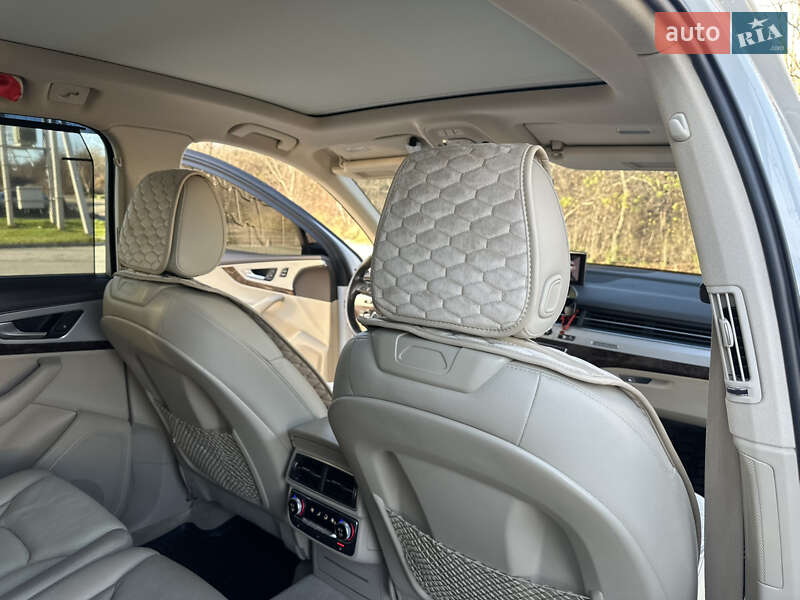 Позашляховик / Кросовер Audi Q7 2016 в Львові