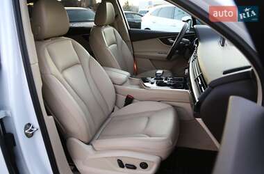 Внедорожник / Кроссовер Audi Q7 2016 в Киеве