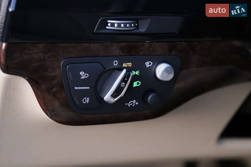 Позашляховик / Кросовер Audi Q7 2016 в Києві