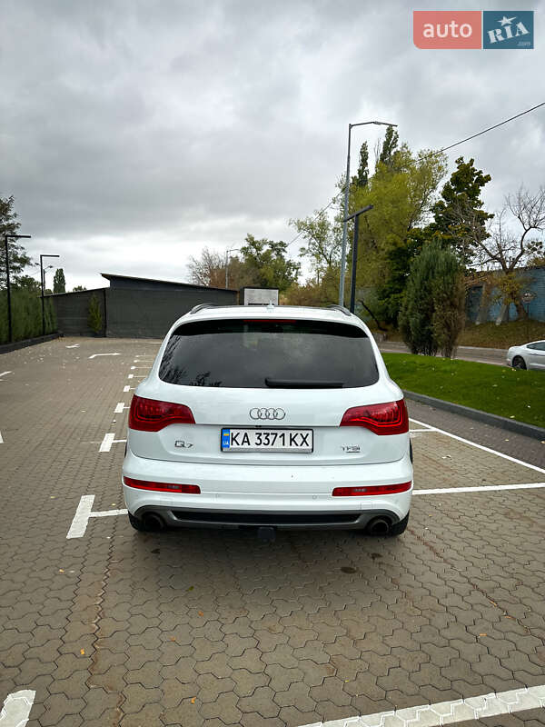 Внедорожник / Кроссовер Audi Q7 2013 в Киеве