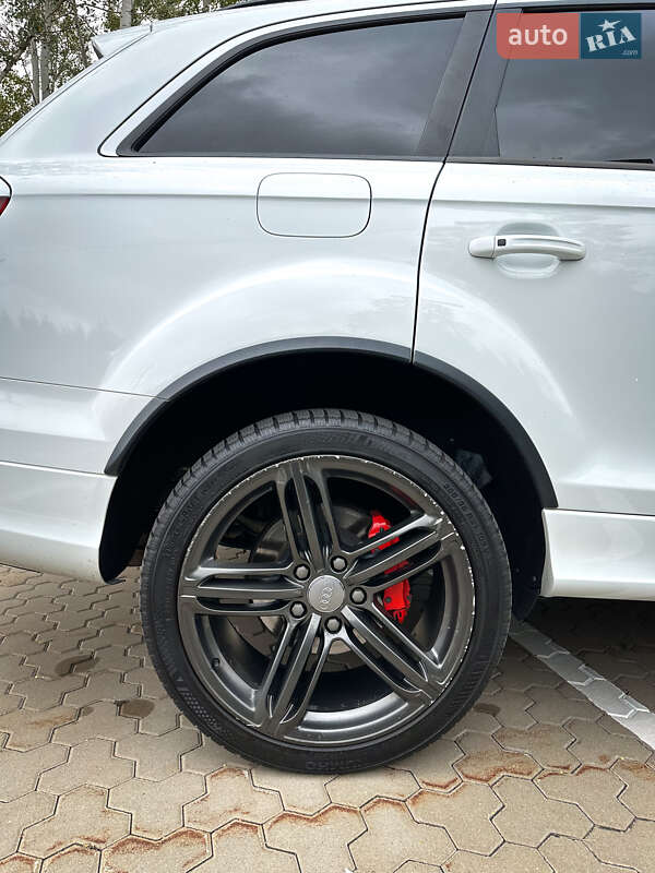 Внедорожник / Кроссовер Audi Q7 2013 в Киеве