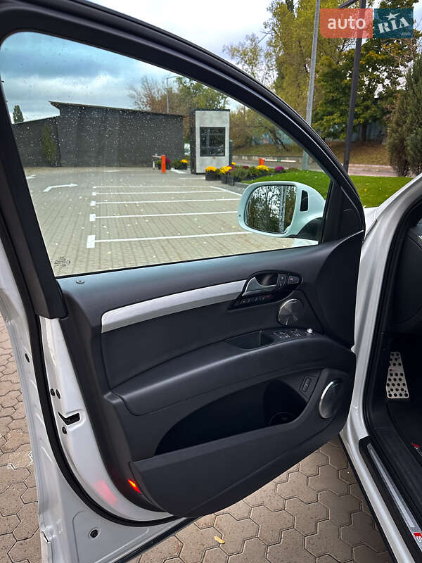 Внедорожник / Кроссовер Audi Q7 2013 в Киеве