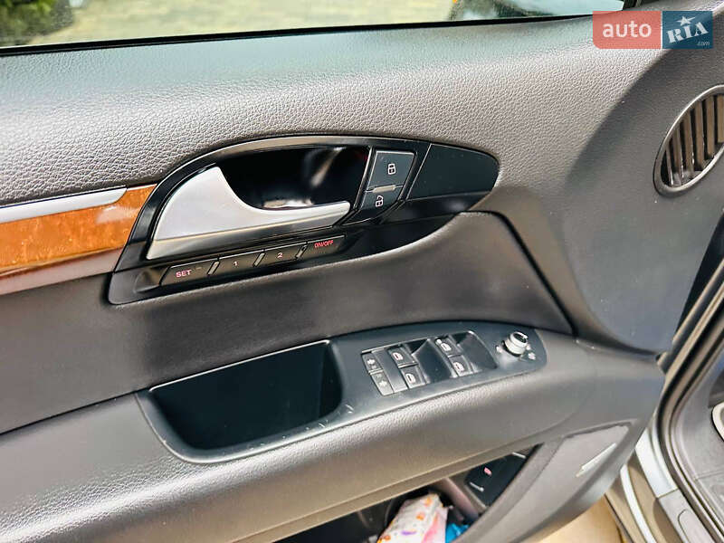 Позашляховик / Кросовер Audi Q7 2010 в Грушево