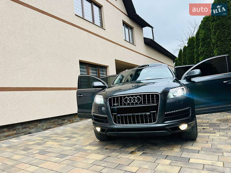 Позашляховик / Кросовер Audi Q7 2010 в Грушево