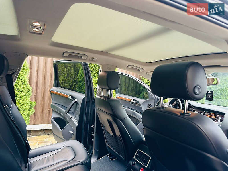 Позашляховик / Кросовер Audi Q7 2010 в Грушево