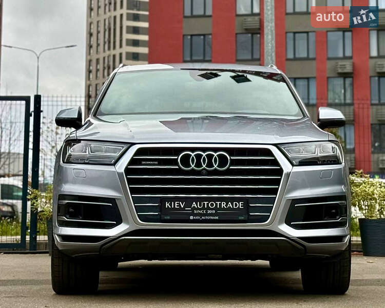 Позашляховик / Кросовер Audi Q7 2017 в Києві
