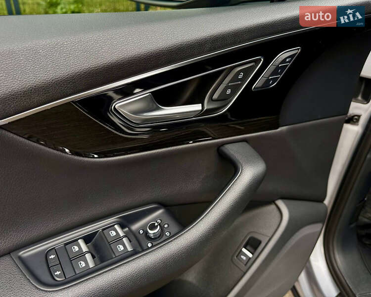 Позашляховик / Кросовер Audi Q7 2017 в Києві