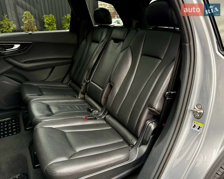 Позашляховик / Кросовер Audi Q7 2017 в Києві