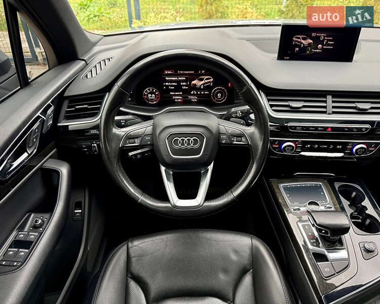 Позашляховик / Кросовер Audi Q7 2017 в Києві