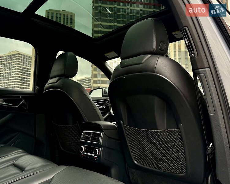 Позашляховик / Кросовер Audi Q7 2017 в Києві