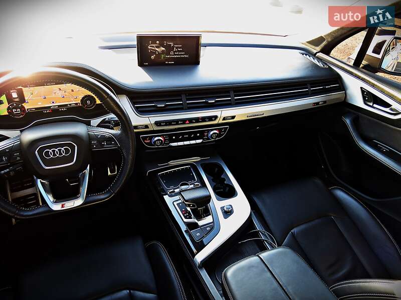 Позашляховик / Кросовер Audi Q7 2016 в Черкасах
