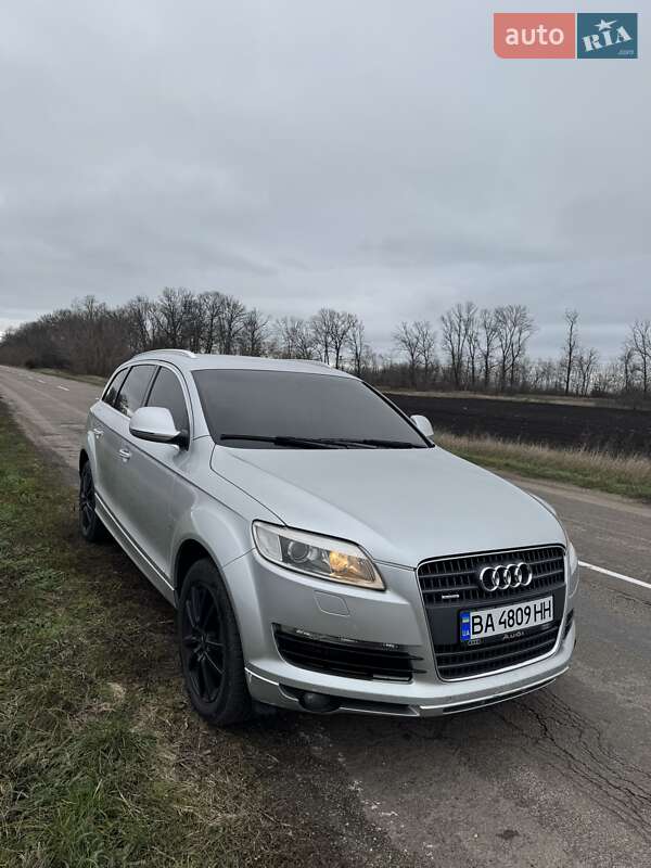Внедорожник / Кроссовер Audi Q7 2006 в Малой Виске