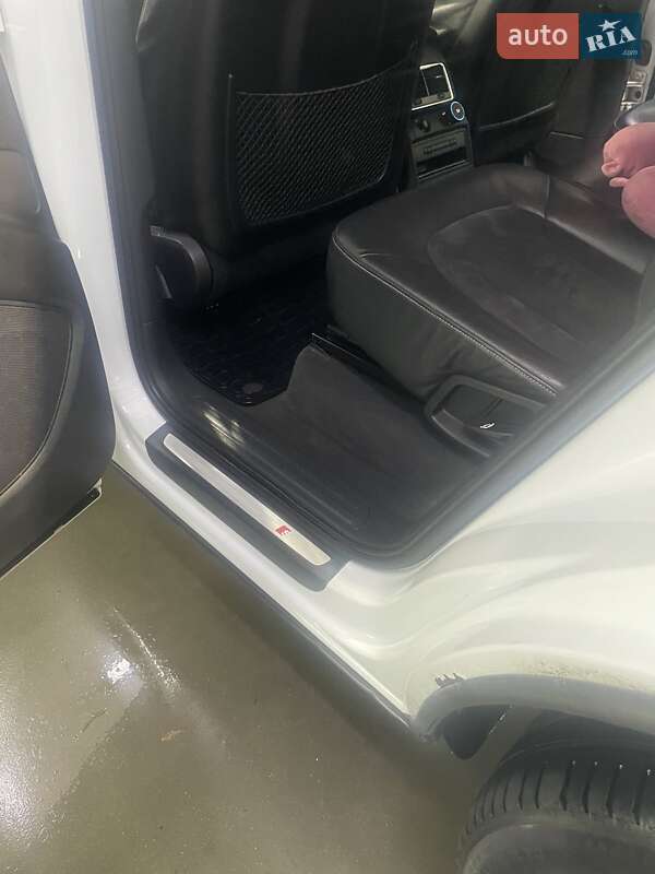 Позашляховик / Кросовер Audi Q7 2013 в Полтаві