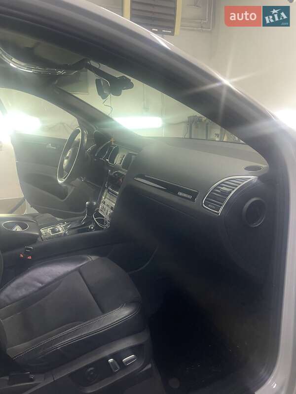 Позашляховик / Кросовер Audi Q7 2013 в Полтаві