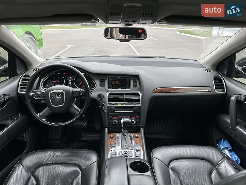 Позашляховик / Кросовер Audi Q7 2011 в Рівному