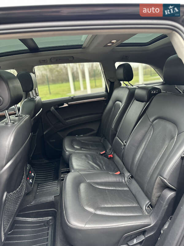 Позашляховик / Кросовер Audi Q7 2011 в Рівному