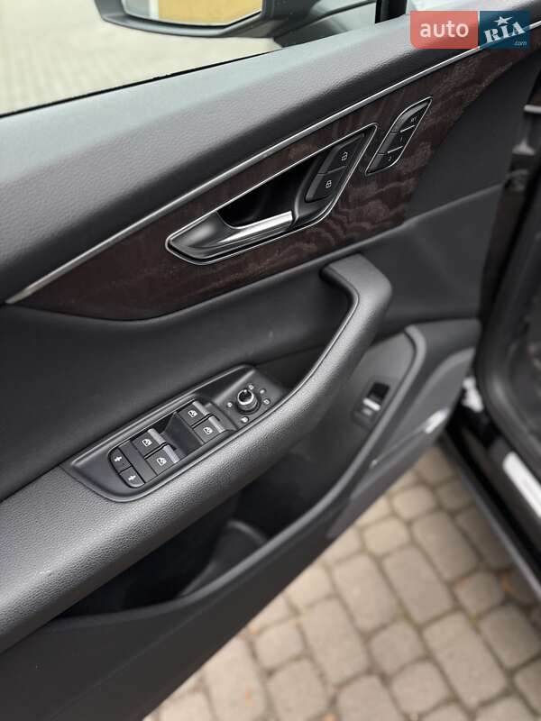 Позашляховик / Кросовер Audi Q7 2019 в Тернополі