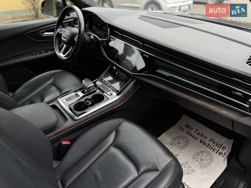 Позашляховик / Кросовер Audi Q7 2019 в Тернополі