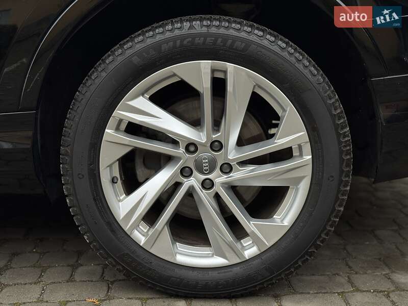Позашляховик / Кросовер Audi Q7 2019 в Тернополі