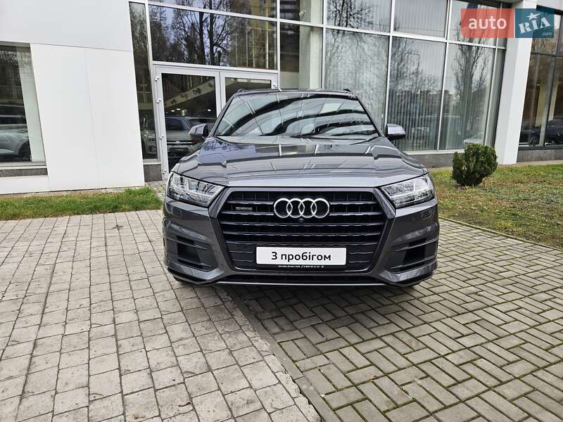 Внедорожник / Кроссовер Audi Q7 2019 в Киеве