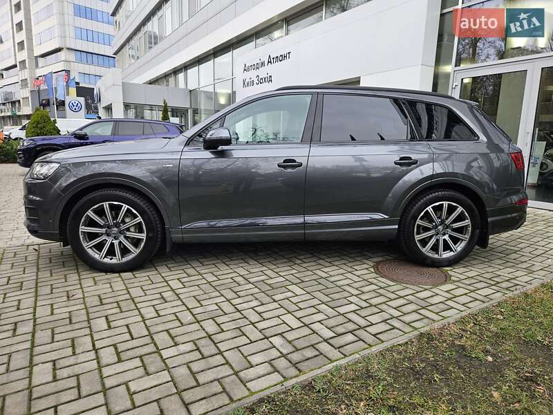 Внедорожник / Кроссовер Audi Q7 2019 в Киеве