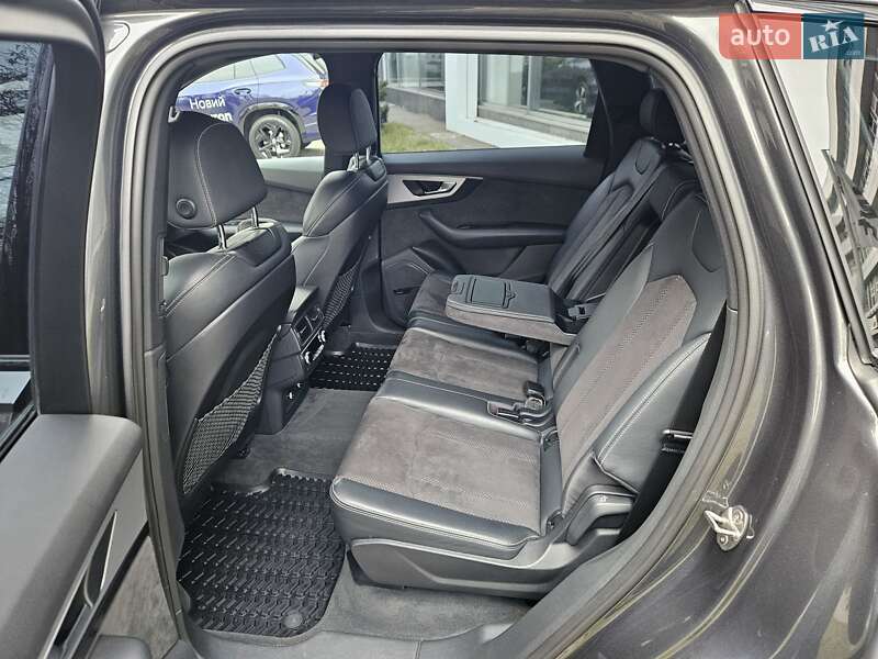 Внедорожник / Кроссовер Audi Q7 2019 в Киеве