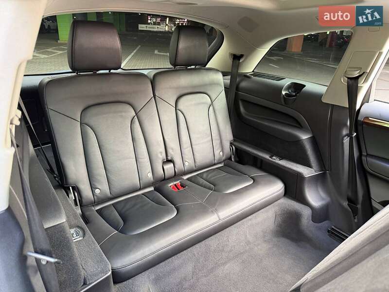 Внедорожник / Кроссовер Audi Q7 2015 в Киеве