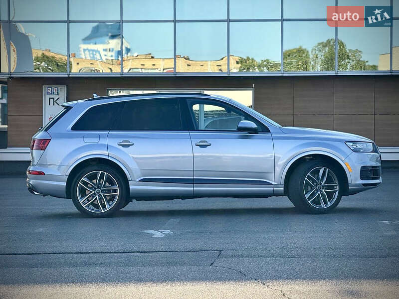 Позашляховик / Кросовер Audi Q7 2017 в Києві