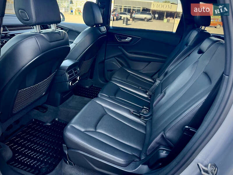 Позашляховик / Кросовер Audi Q7 2017 в Києві