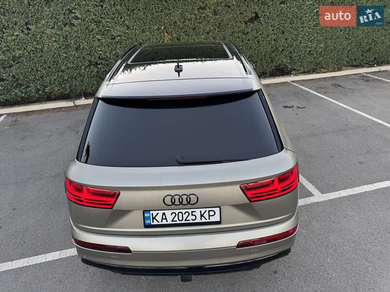 Внедорожник / Кроссовер Audi Q7 2016 в Киеве