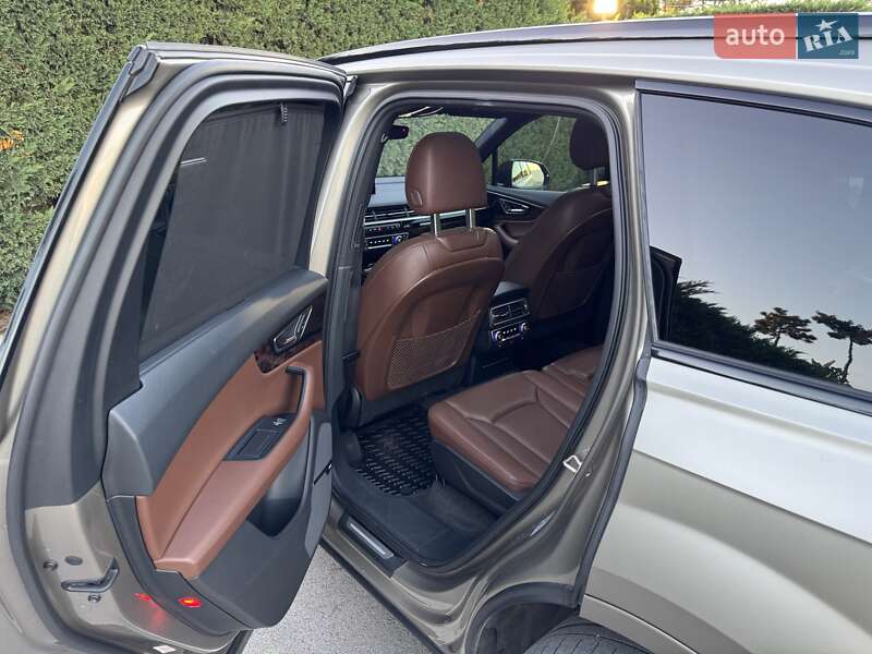 Внедорожник / Кроссовер Audi Q7 2016 в Киеве