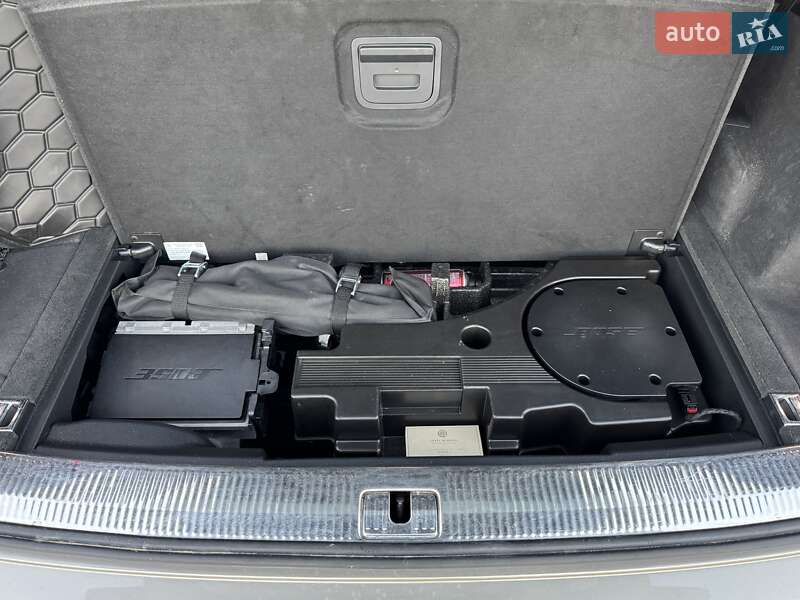 Внедорожник / Кроссовер Audi Q7 2016 в Киеве