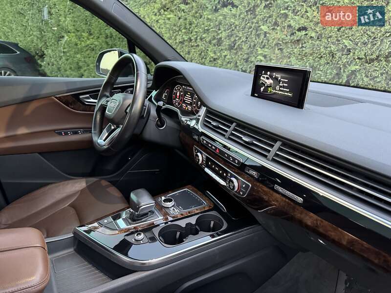 Внедорожник / Кроссовер Audi Q7 2016 в Киеве