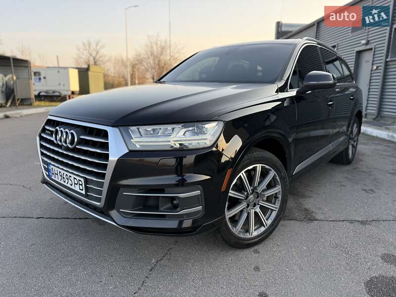 Позашляховик / Кросовер Audi Q7 2017 в Дніпрі