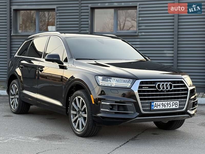 Позашляховик / Кросовер Audi Q7 2017 в Дніпрі