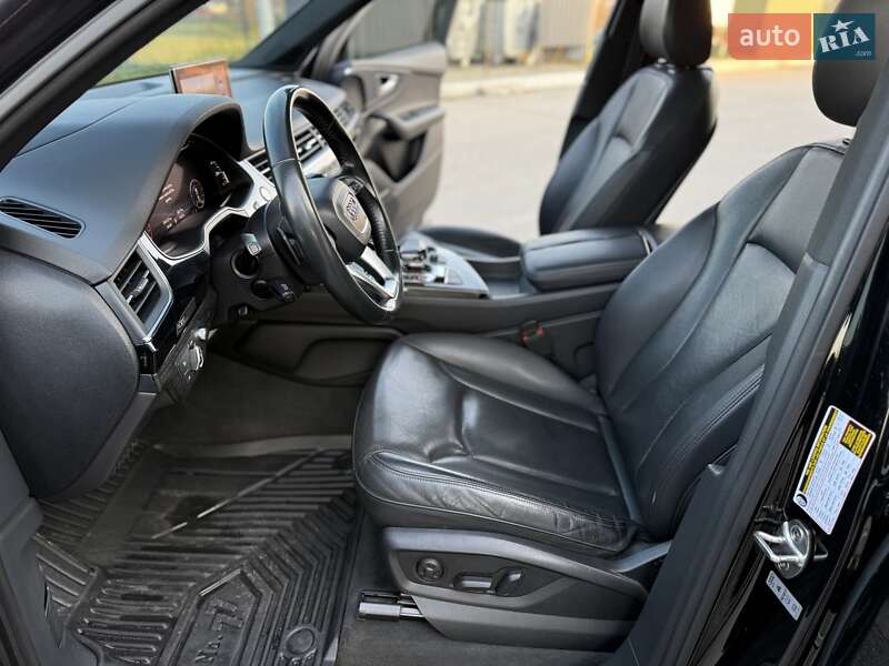 Позашляховик / Кросовер Audi Q7 2017 в Дніпрі