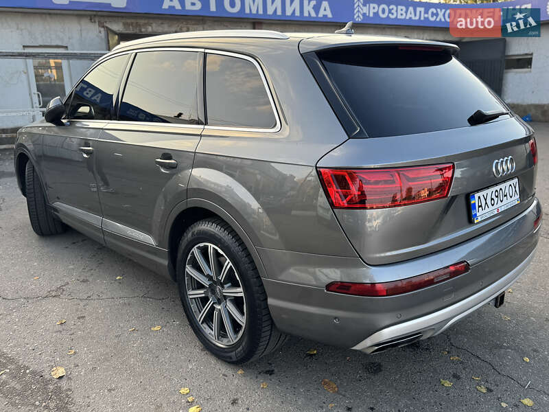 Позашляховик / Кросовер Audi Q7 2015 в Харкові