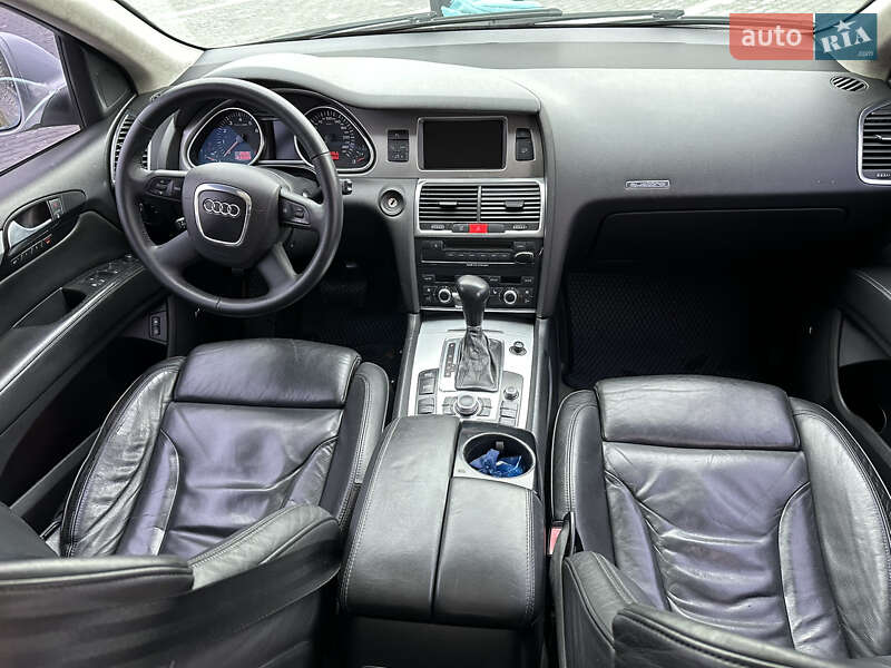 Внедорожник / Кроссовер Audi Q7 2006 в Сваляве