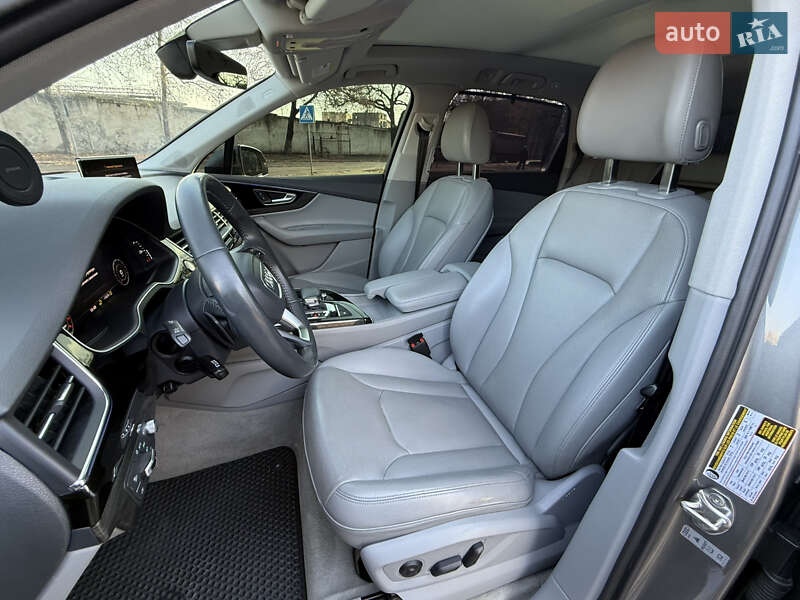 Позашляховик / Кросовер Audi Q7 2017 в Миколаєві